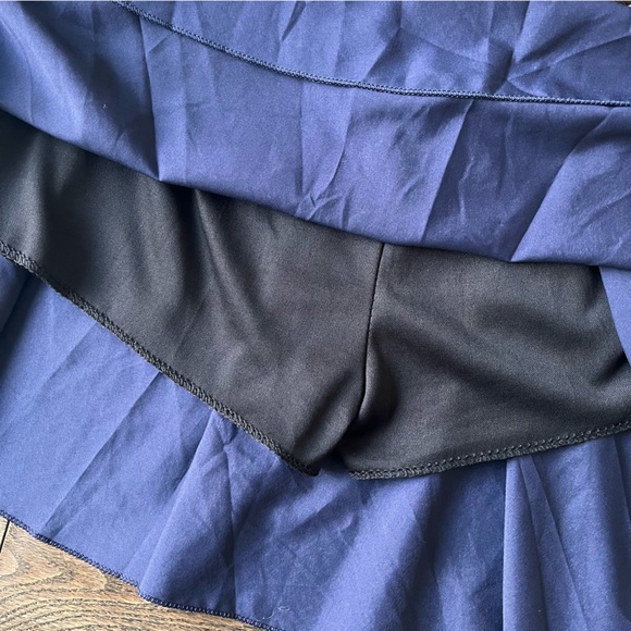 Navy mini skirt with belt - Picture 2 of 3